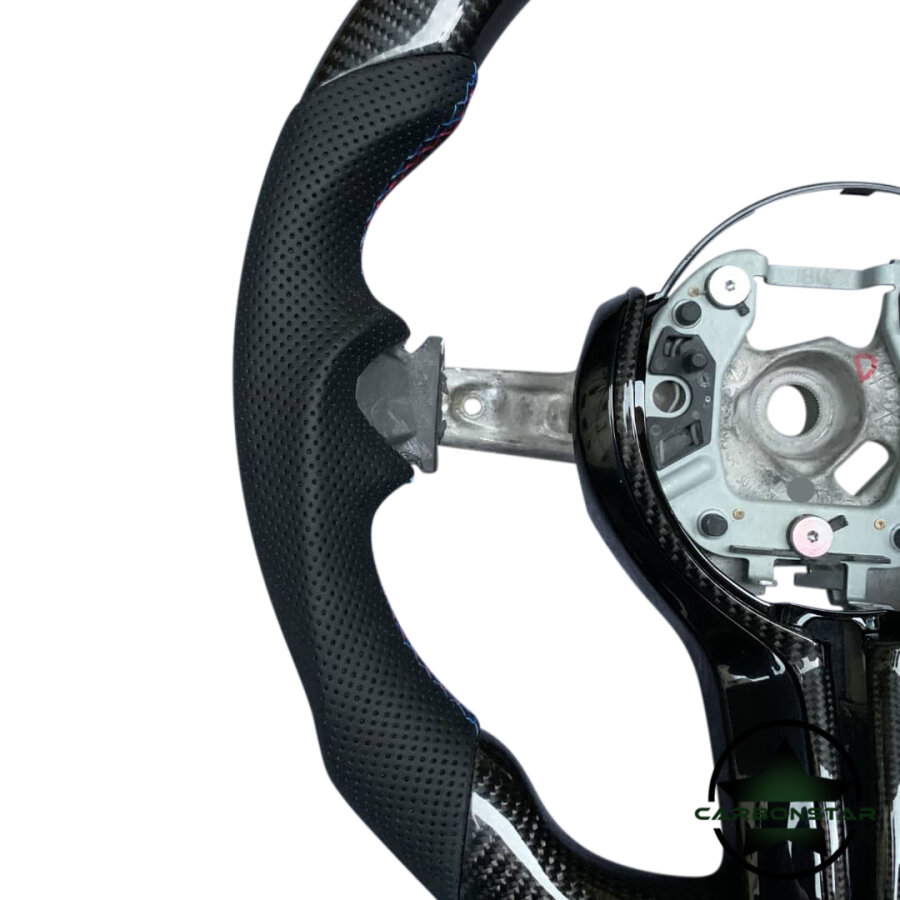 Cstar Carbon Leder Lenkrad abgeflacht Performance 12Uhr passend für BMW M2 F87 M3 F80 M4 F82 F83 F20 F21 F22 F23 F45 F46 F30 F31 F34 F35 F32 F33 F36 F48 Competition Schwarz Glanz + Carbon gelochtes Leder Lenkrad
