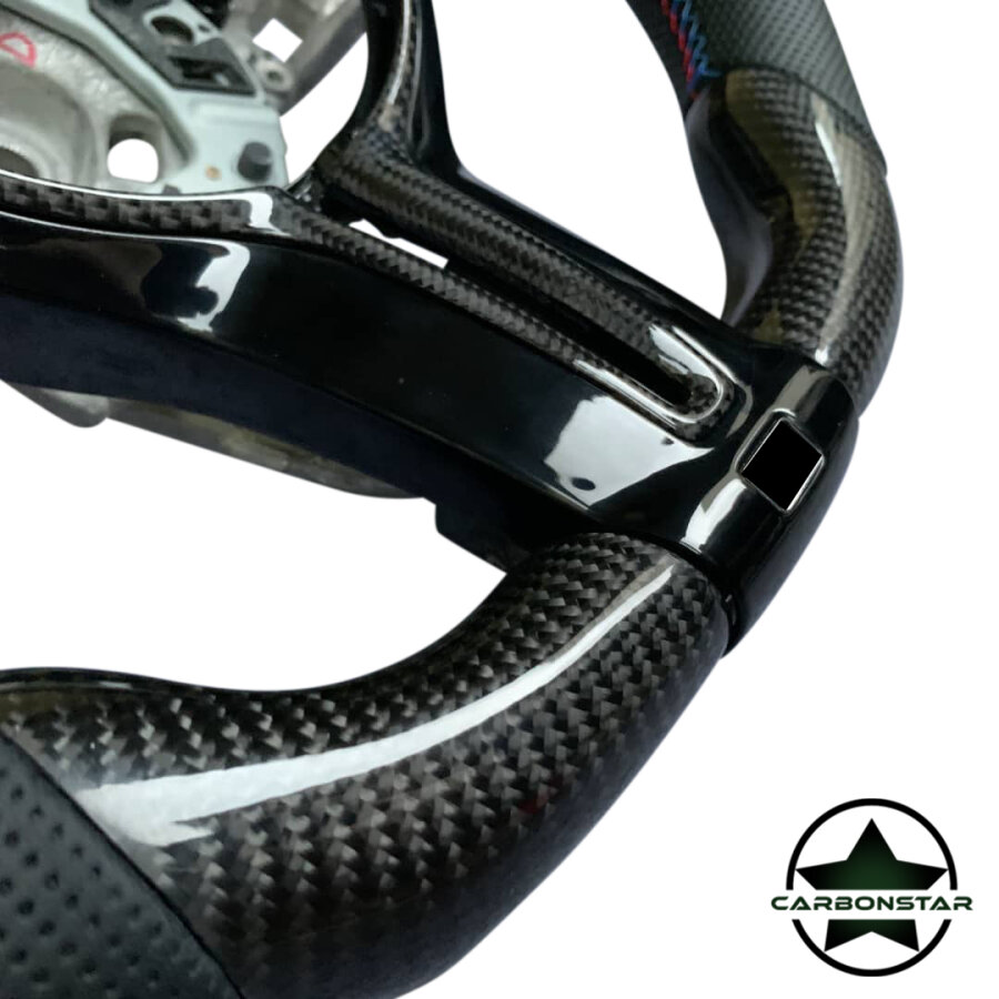 Cstar Carbon Leder Lenkrad abgeflacht Performance 12Uhr passend für BMW M2 F87 M3 F80 M4 F82 F83 F20 F21 F22 F23 F45 F46 F30 F31 F34 F35 F32 F33 F36 F48 Competition Schwarz Glanz + Carbon gelochtes Leder Lenkrad
