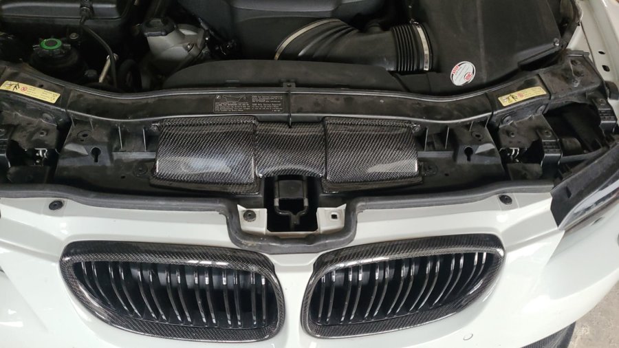 Cstar BMW E92 / E93 auch M3 Interieurleisten / Dekorleisten mit 2x2 Carbon beschichtet