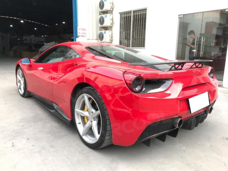 Ferrari 488 GTB Spider Dry Carbon Luftauslässe Hinten Lampenrahmen Set