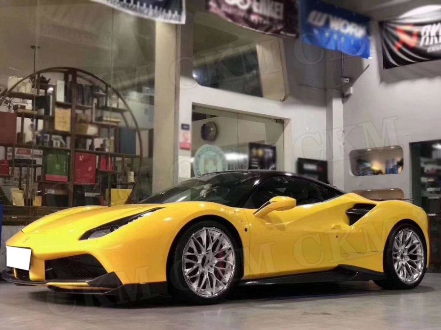 Ferrari 488 GTB + Spider Dry Carbon Frontlippe + Splitter (Set)