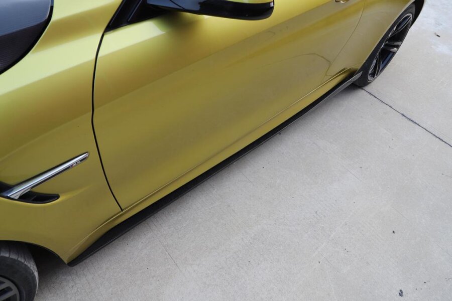 Cstar Carbon Gfk Seitenschweller mit kleinem Flügel / Wing - passend für BMW F82 F83 M4