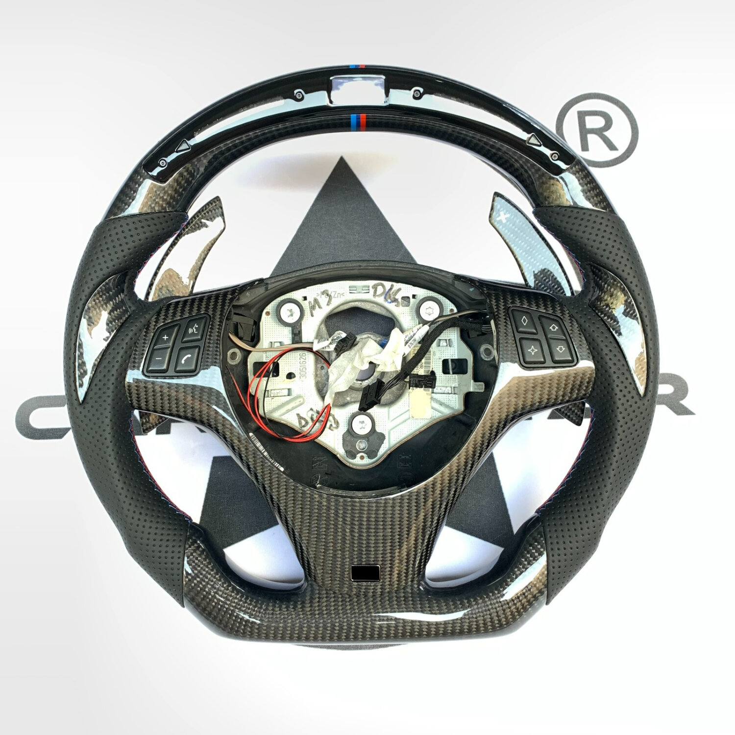 Cstar Carbon Sportlenkrad passend für BMW E90 E92 E93 M3 inkl. DKG SMG Schaltwippen im Austausch