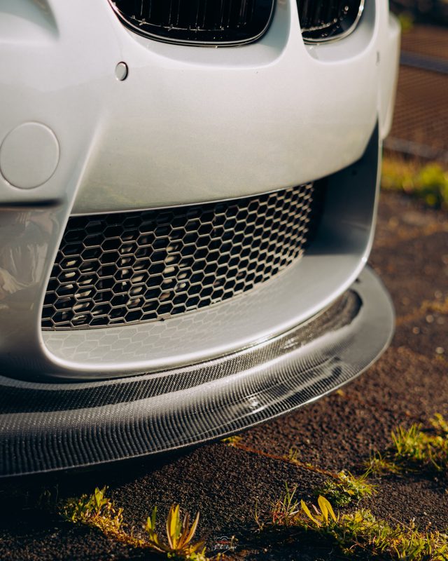 BMW M3 E92 mit Carbon-Frontlippe – Detail